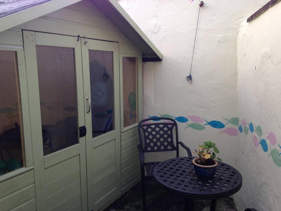 A Family Cottage In Tenby Bagian luar foto